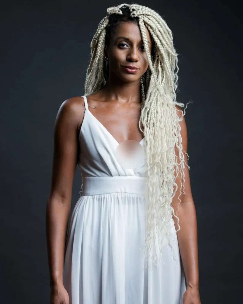 Shows how celebration and color influence feminine beauty standards