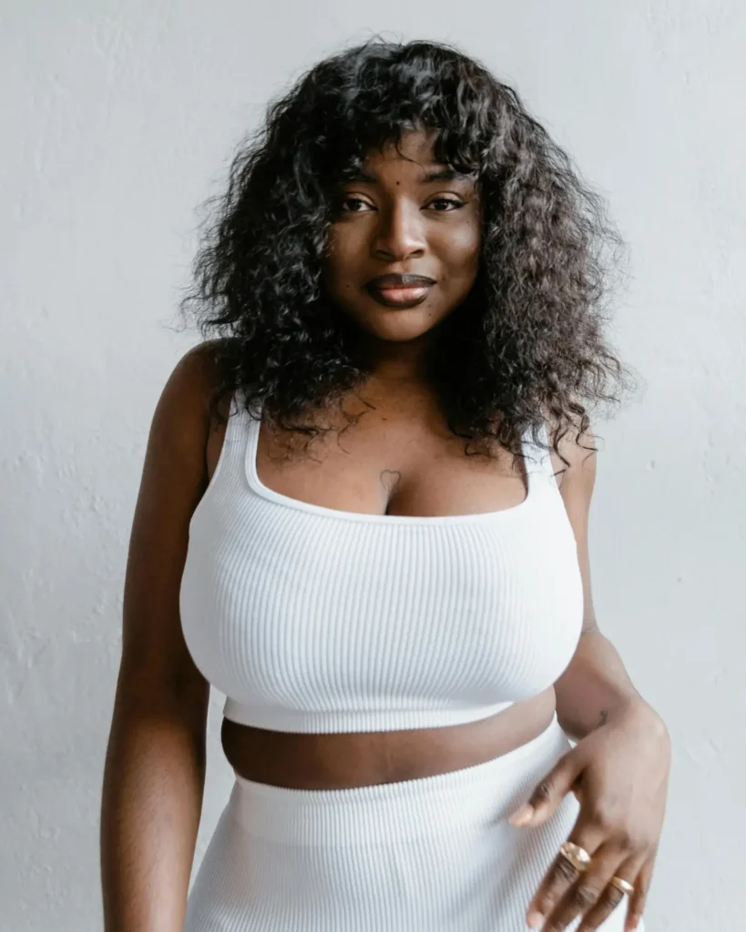 accessories shape feminine beauty ideals