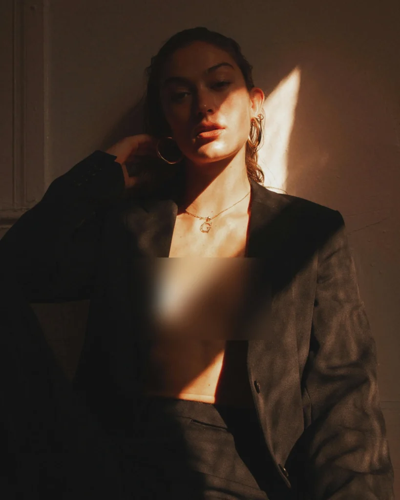 Shows how modern culture embraces natural skin diversity